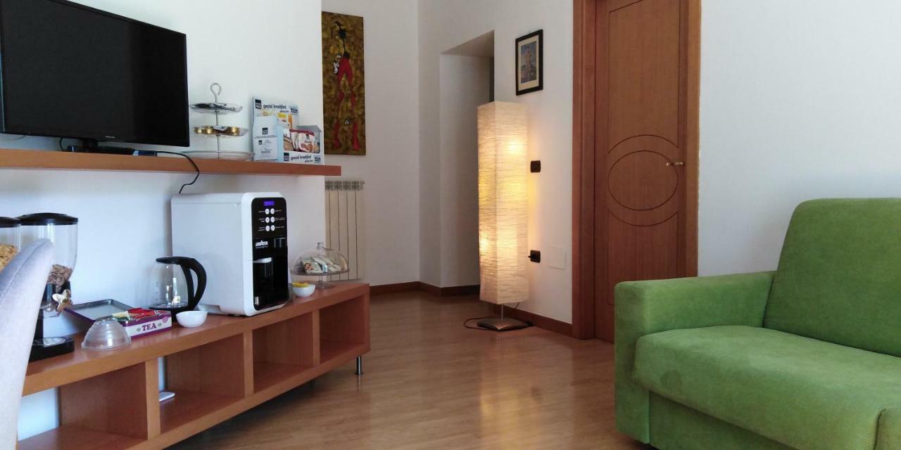 Maria Carolina Casavacanze Apartment Caserta Bagian luar foto